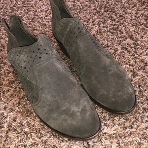 Vince Camuto booties. Size 9